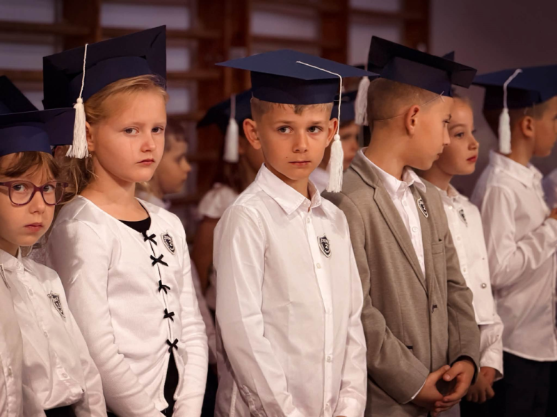 Pierwszoklasiści ze Szkoły Podstawowej nr 2 w Ziębicach złożyli ślubowanie