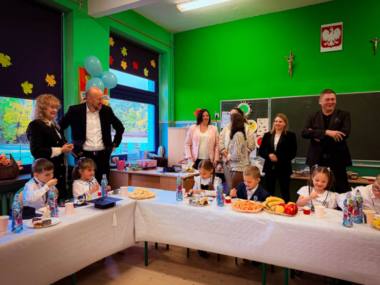 Pierwszoklasiści ze Szkoły Podstawowej nr 2 w Ziębicach złożyli ślubowanie