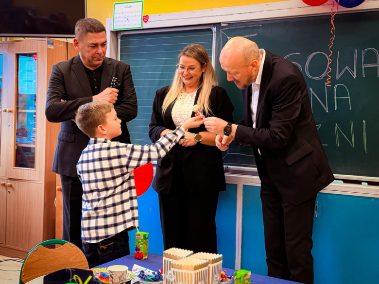 Pierwszoklasiści ze Szkoły Podstawowej nr 2 w Ziębicach złożyli ślubowanie
