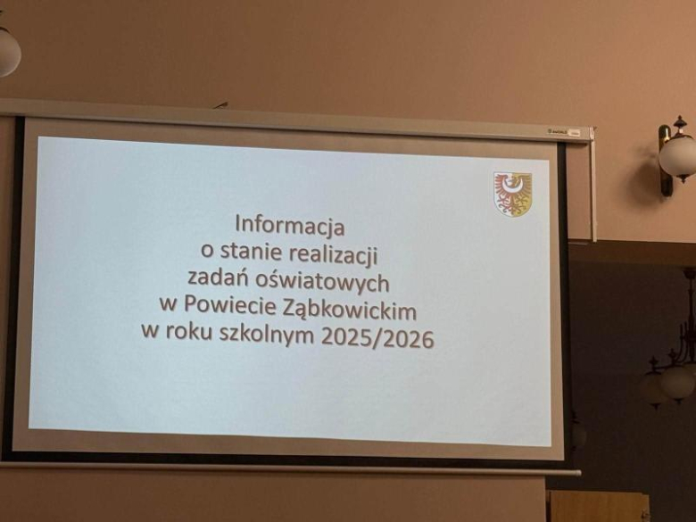 Hałas przy ul. Przemysłowej, plany Wód Polskich i apel o budowę S46. O czym debatowała rada powiatu?