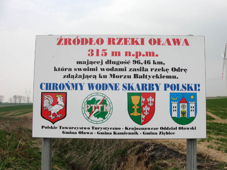 Nowa tablica u źródła rzeki Oława