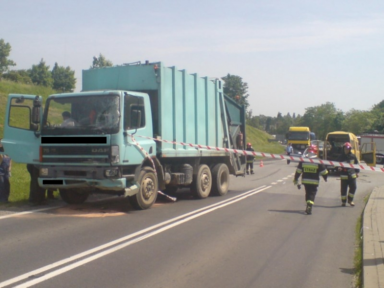 Bardzo niebezpieczny wypadek na skrzyżowaniu w Bardzie