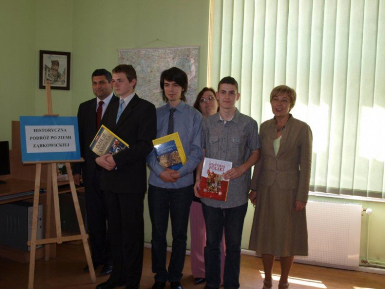 Konkursy w ząbkowickiej bibliotece