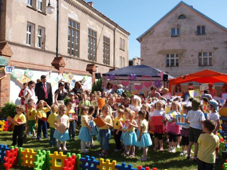 Festyn rodzinny "Pomaluj mój świat" w Przedszkolu nr 2