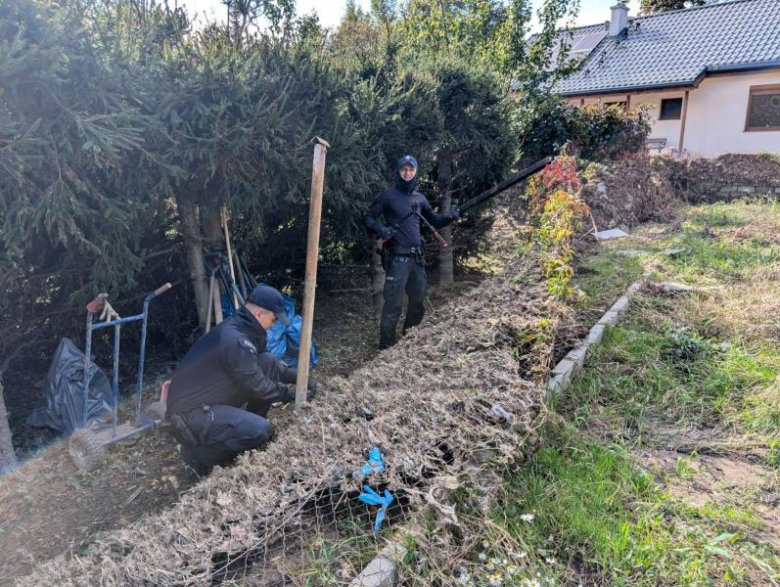 Policjanci z Bydgoszczy służą pomocą mieszkańcom Barda