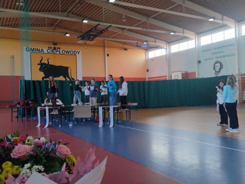 Uroczyste obchody Dnia Edukacji Narodowej w Zespole Szkolno-Przedszkolnym w Ciepłowodach