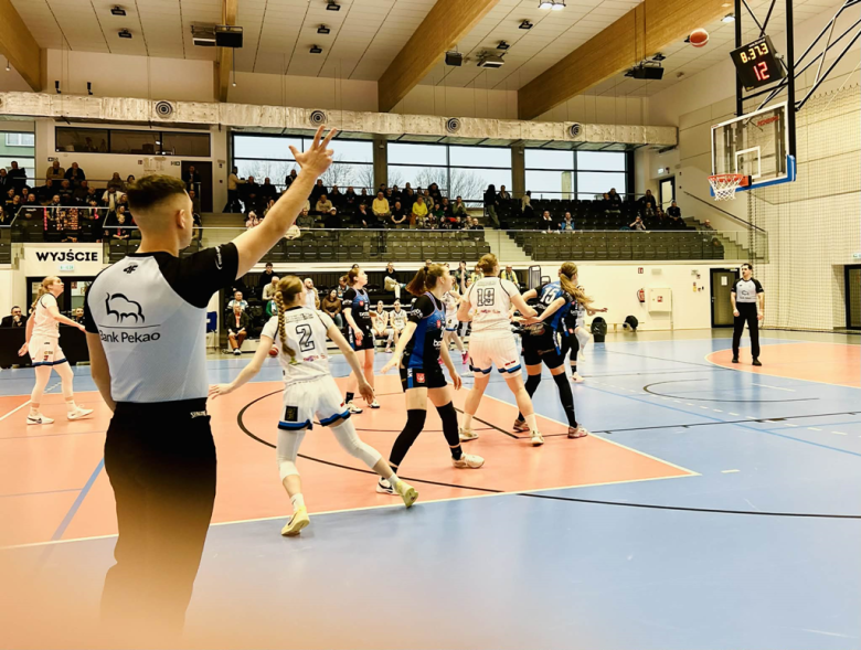 Walentynkowe spotkanie Sparta Ziębice – Brother MUKS Poznań w koszykówce kobiet