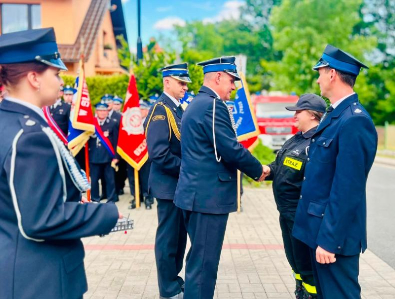 80 lat OSP Henryków. Jubileusz jednostki z udziałem strażaków, mieszkańców i samorządowców