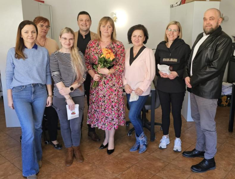 Dzień Kobiet w Bardzie: Kwiaty i życzenia od przewodniczącego i sekretarza