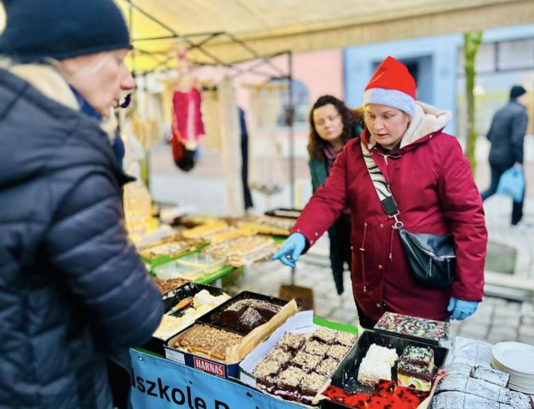 W Ziębicach można było poczuć magię świąt. Jarmark bożonarodzeniowy za nami [foto]
