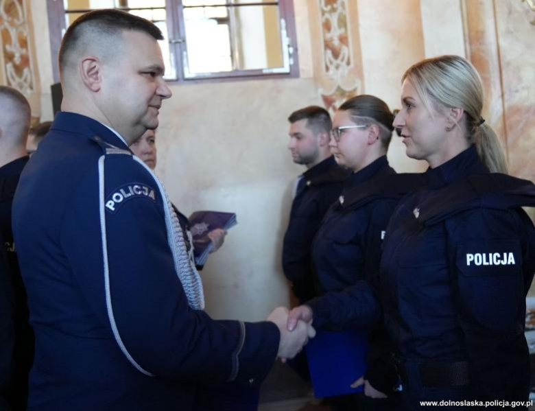 Uroczyste ślubowanie nowych policjantów we wrocławskim Oratorium Marianum