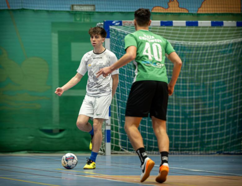 Ząbkowicka Liga Futsalu wkroczyła w decydującą fazę. Znamy cztery ekipy, które zawalczą o mistrza