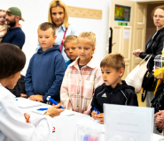 Dziecięcy świat zabawy podczas Dni i Nocy Krzywej Wieży [foto]