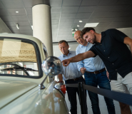 „Legendy na Kołach 2” – klasyczna motoryzacja w Ziębicach. Wystawa w hali sportowo-widowiskowej