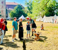 Średniowieczny Piknik w Dworku Służejów przyciągnął miłośników historii