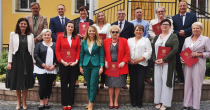 Współczynnik feminizacji w gminie Złoty Stok wynosi 86.67 proc. Funkcję burmistrza gminy pełni Grażyna Orczyk, przewodniczącą rady jest także kobieta - Elżbieta Ruszkowska. 15-osobowy skład rady miejskiej w większości tworzą także kobiety