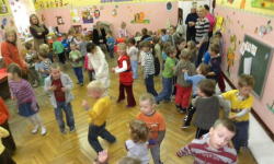 Pokaz break dance w przedszkolu publicznym nr 5 