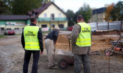 Cudzoziemcy budowali market w Ząbkowicach Śl. 