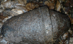 Niewybuch, dwa wypadki, alarm bombowy i trzy kolizje