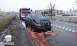 Zderzenie osobówek na krajowej ósemce