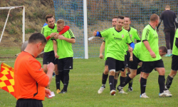 Debiut marzenie, Polonią z wygraną, szlagier dla Orląt