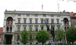 Większość urzędów nieczynna. W Ząbkowicach Śląskich jednak pracują