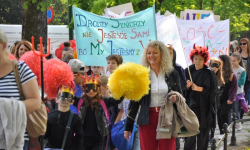 „Babciu! Nie daj się oszukać nieprawdziwemu wnuczkowi”. Happening na ząbkowickim rynku