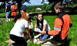 Piknik ratowniczy przy ruinach zamku w Ząbkowicach Śląskich