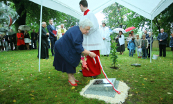 Zasadzili dąb ku pamięci Franciszka Wiatera w ramach akcji „Katyń... ocalić od zapomnienia”