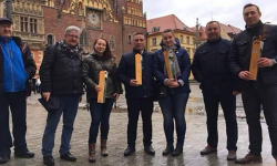 Ludowcy rozdawali sadzonki na wrocławskim rynku. W akcji brał również udział wójt Stoszowic