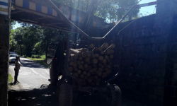 W Białym Kościele ciągnik zablokował wiadukt