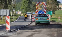 Utrudnienia na krajowej ósemce. Wymieniają nawierzchnię [FOTO]