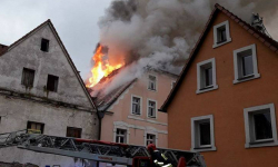 Pożar w Lądku-Zdroju. Spłonęły dachy kamienic