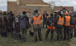 Chcieli zablokować polowanie w Złotym Stoku. Myśliwi: Działamy zgodnie z prawem