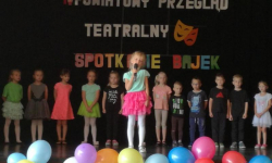 IV Powiatowy Przegląd Teatralny „Spotkanie bajek”. Rozstrzygnięto też konkurs plastyczny