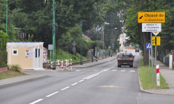 Remontują ul. Piastowską w Ząbkowicach Śląskich. Sprawdź objazdy i miejsca utrudnień [MAPKA]