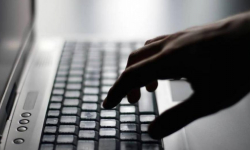 Kolejne internetowe oszustwo. Wpadł też 30-latek z cofniętymi uprawnieniami [raport policji]