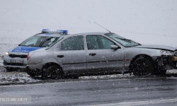 Pierwszy śnieg i auta rowach