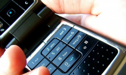 Wysyłanie sms ze strony udającej firmową stronę ZUS to nowy pomysł oszustów