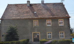 Remont dachu szkoły w Zwróconej. Wybrano wykonawcę robót