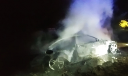 W Opolnicy doszczętnie spłonął Mercedes