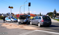 Zderzenie dwóch Opli na skrzyżowaniu krajowej ósemki z ul. Daleką