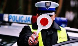 Policjanci będą spisywać stan licznika. Za nietrzymanie rąk na kierownicy grozi pięć stówek mandatu