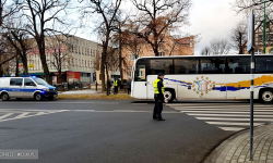 Autobus potrącił pieszą. Kobieta trafiła do szpitala