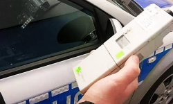 72-latek jechał na podwójnym gazie