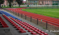 Stadion miejski w Ziębicach już z nową bieżnią. Dobiega końca modernizacja obiektu [foto]