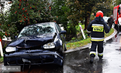 Czołowe zderzenie z udziałem dwóch samochodów osobowych w Ziębicach