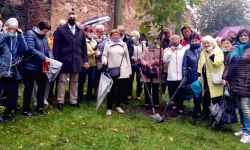  Uśmiechnięta starość w krainie młodości. Seniorzy rozpoczęli XII rok akademicki