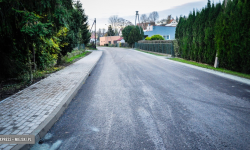 Trwa remont nawierzchni drogi powiatowej nr 3161D w miejscowości Zwrócona