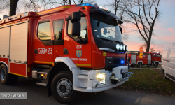 Kolizje, wyczuwalny zapach gazu w budynku mieszkalnym, powalone drzewa - raport straży pożarnej